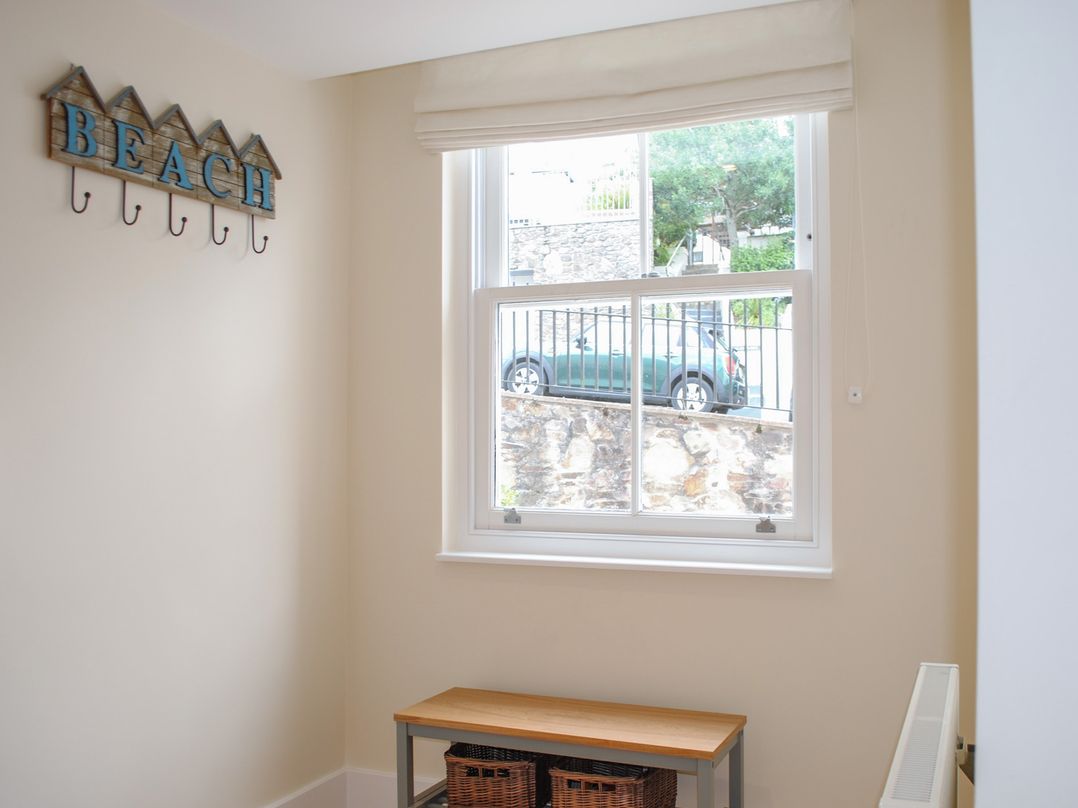 6 Combehaven