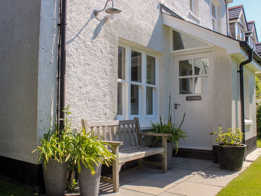 Warren Cottage