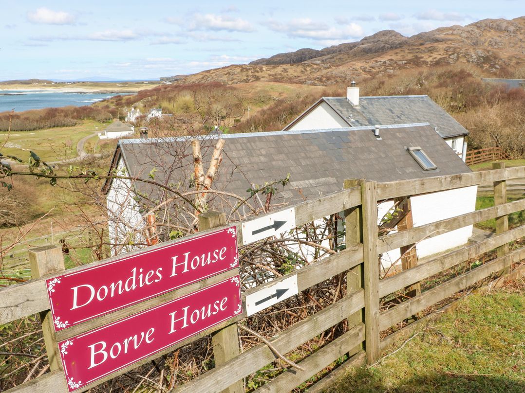 Dondie’s