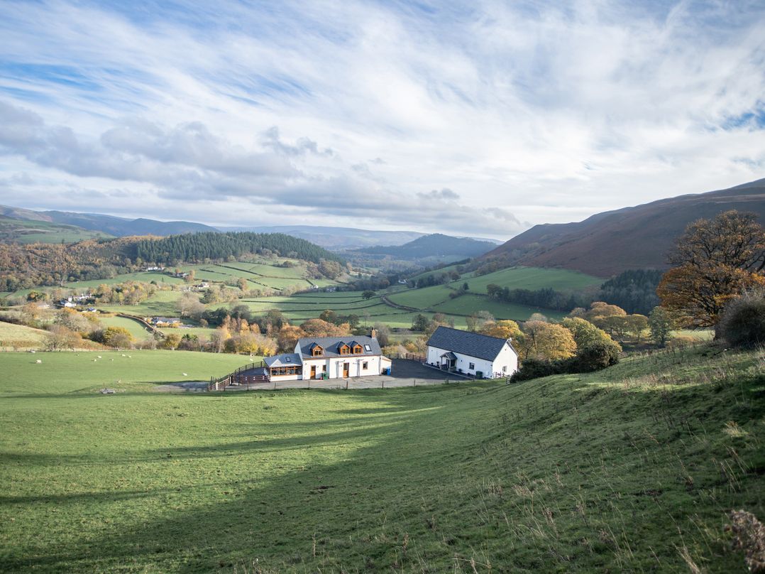 Tyn Llwyn Barn