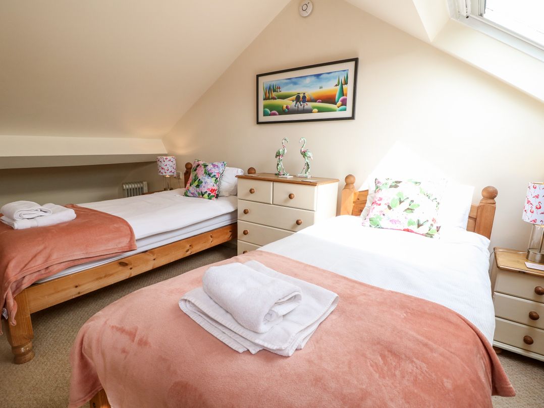 The Cottage at Broadway