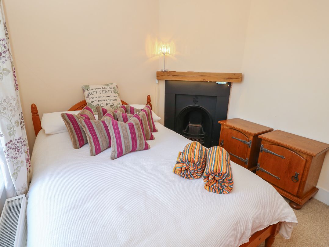 7 Coastguard Cottages