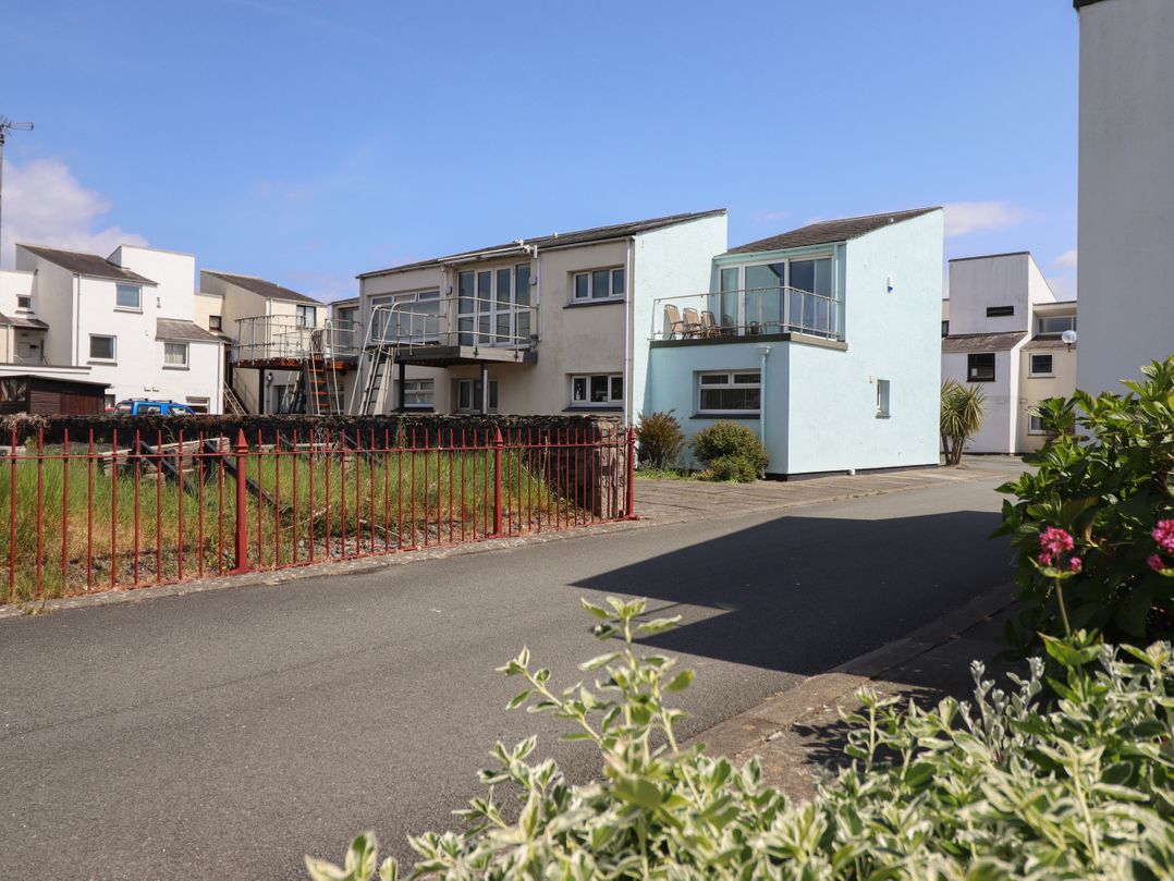 1 South Snowdon Wharf