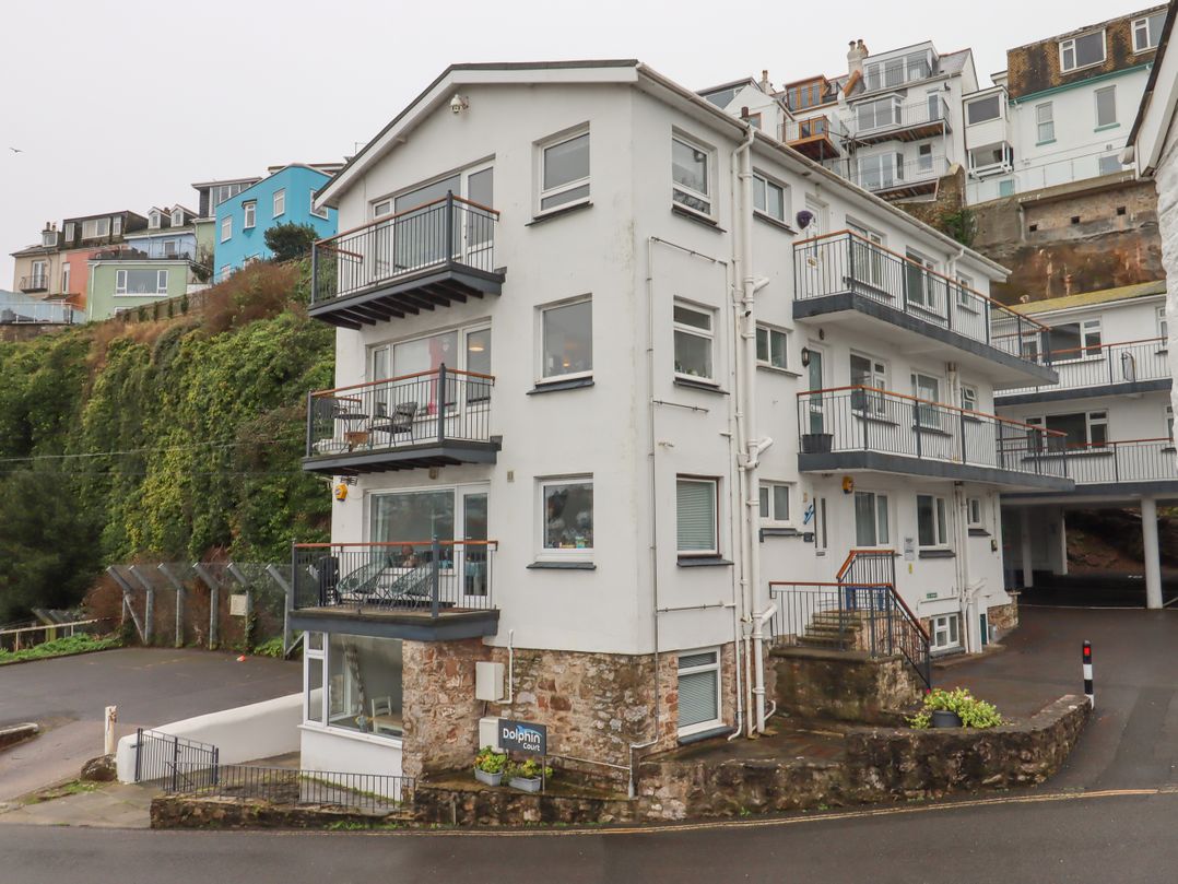 3 Dolphin Court