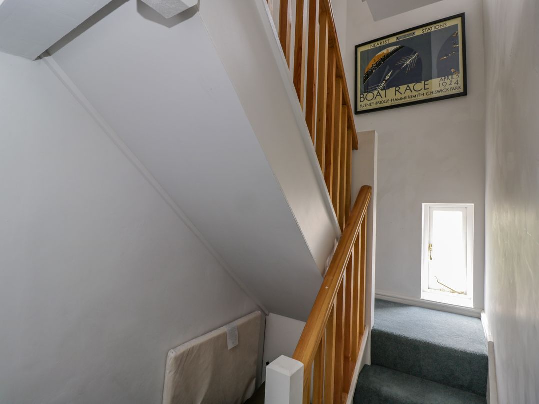 9 Velley Hill
