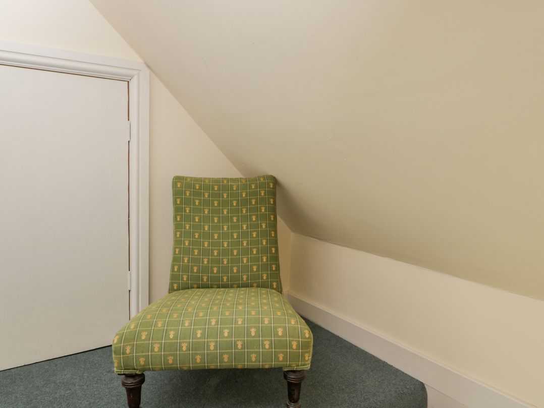 9 Velley Hill