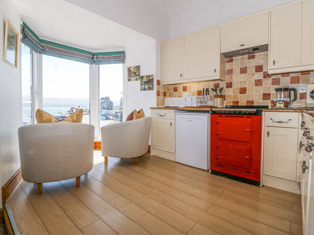 Bay View Apartment