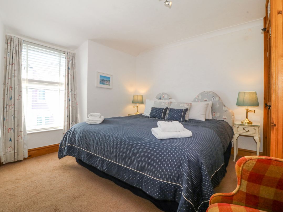 Bay View Apartment