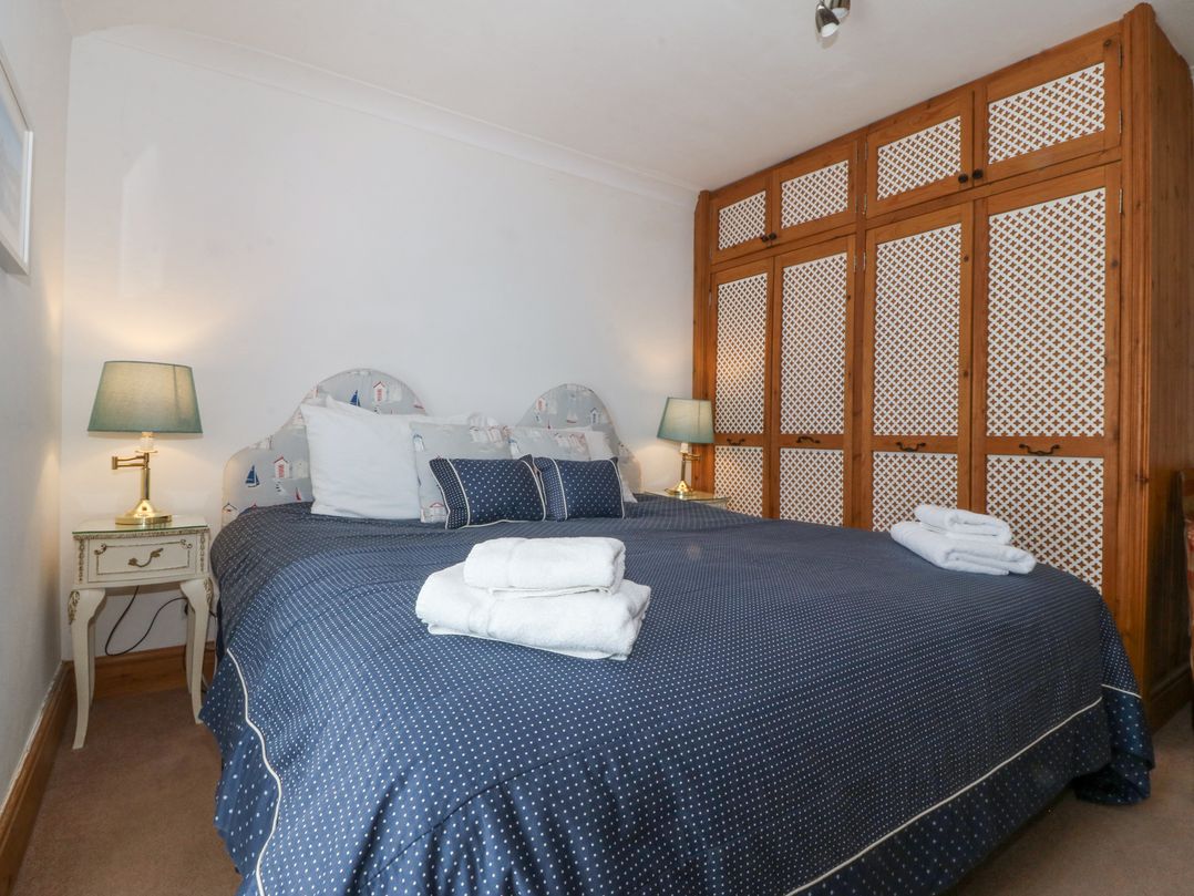 Bay View Apartment