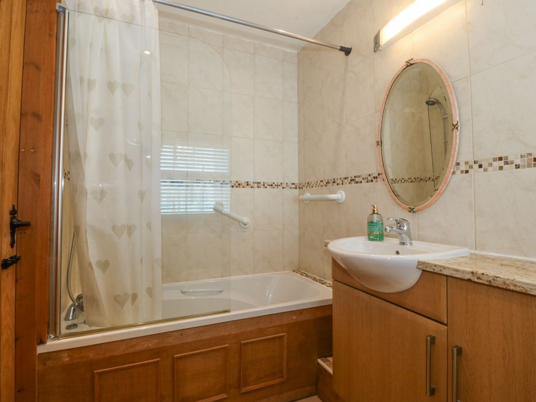 Bay View Apartment