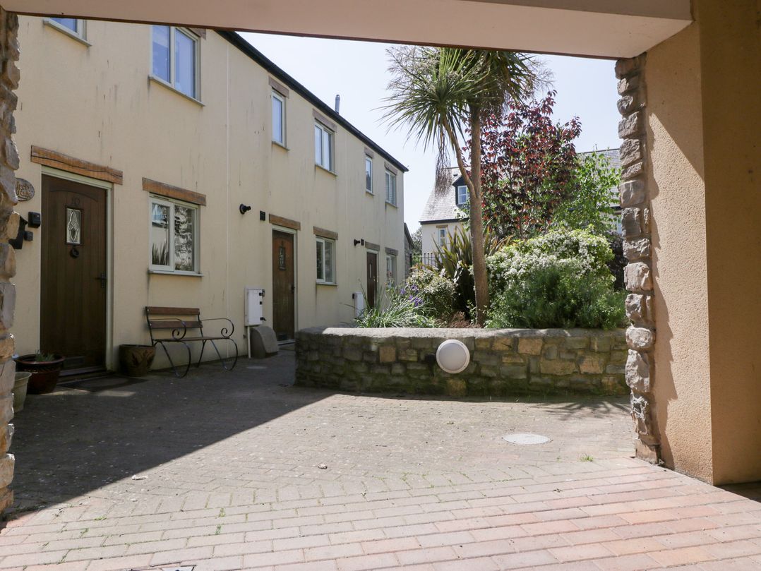 9 Malthouse Court