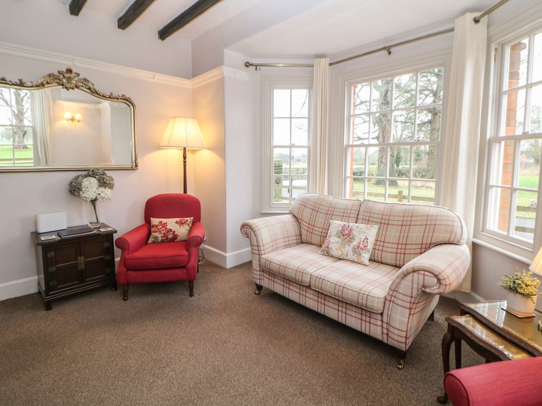 South Lodge - Longford Hall Farm Holiday Cottages