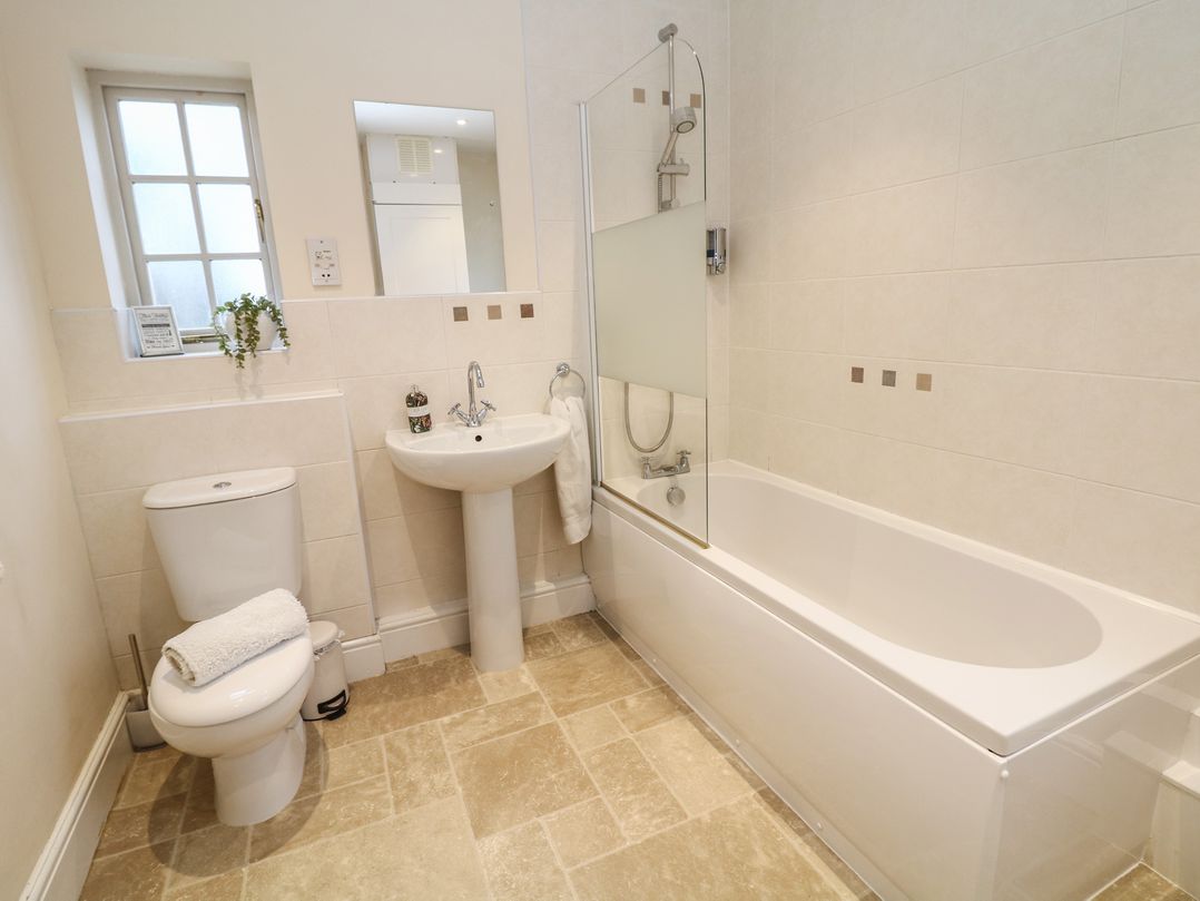 South Lodge - Longford Hall Farm Holiday Cottages