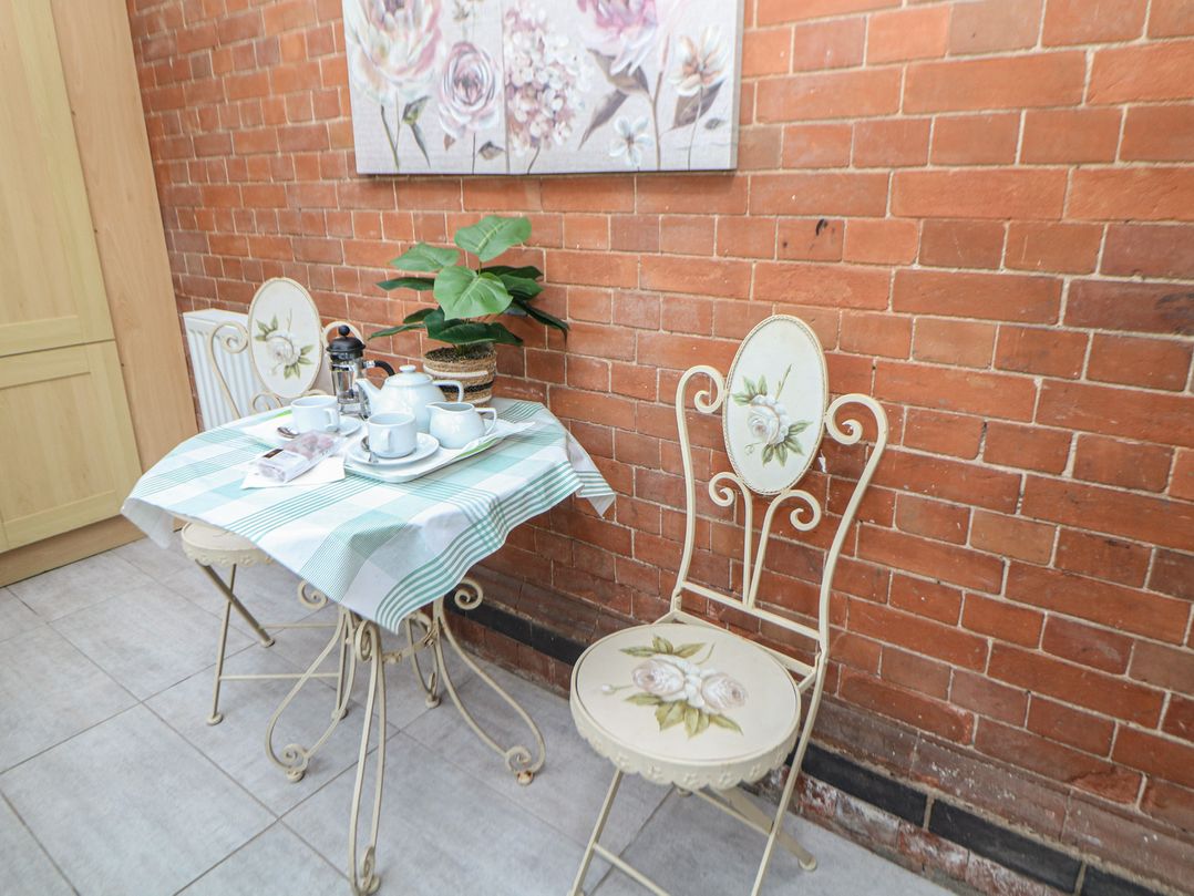South Lodge - Longford Hall Farm Holiday Cottages