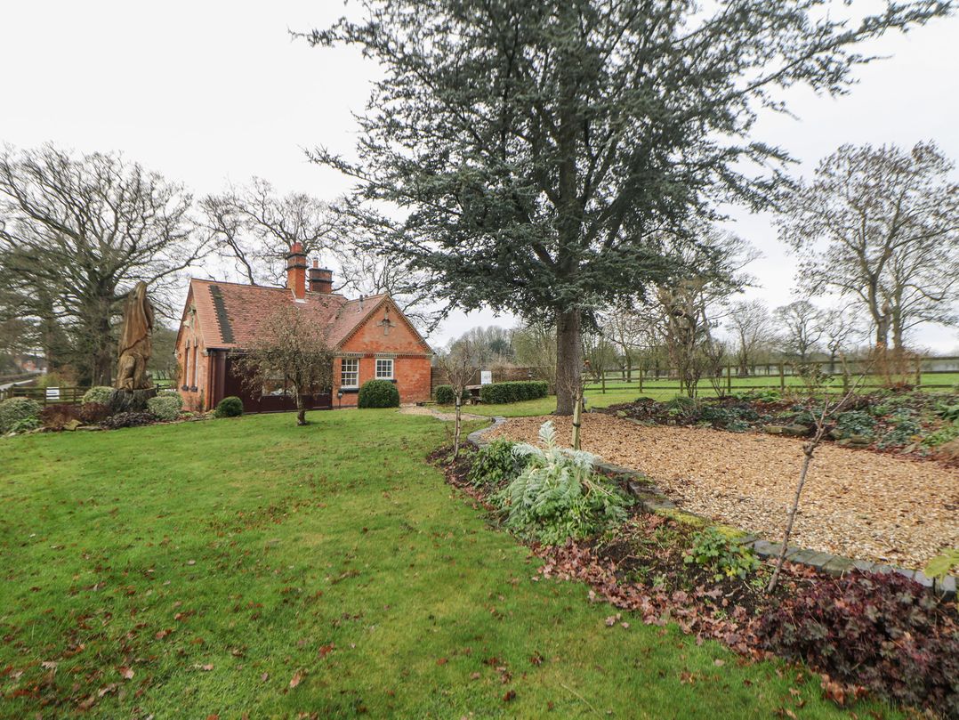 South Lodge - Longford Hall Farm Holiday Cottages