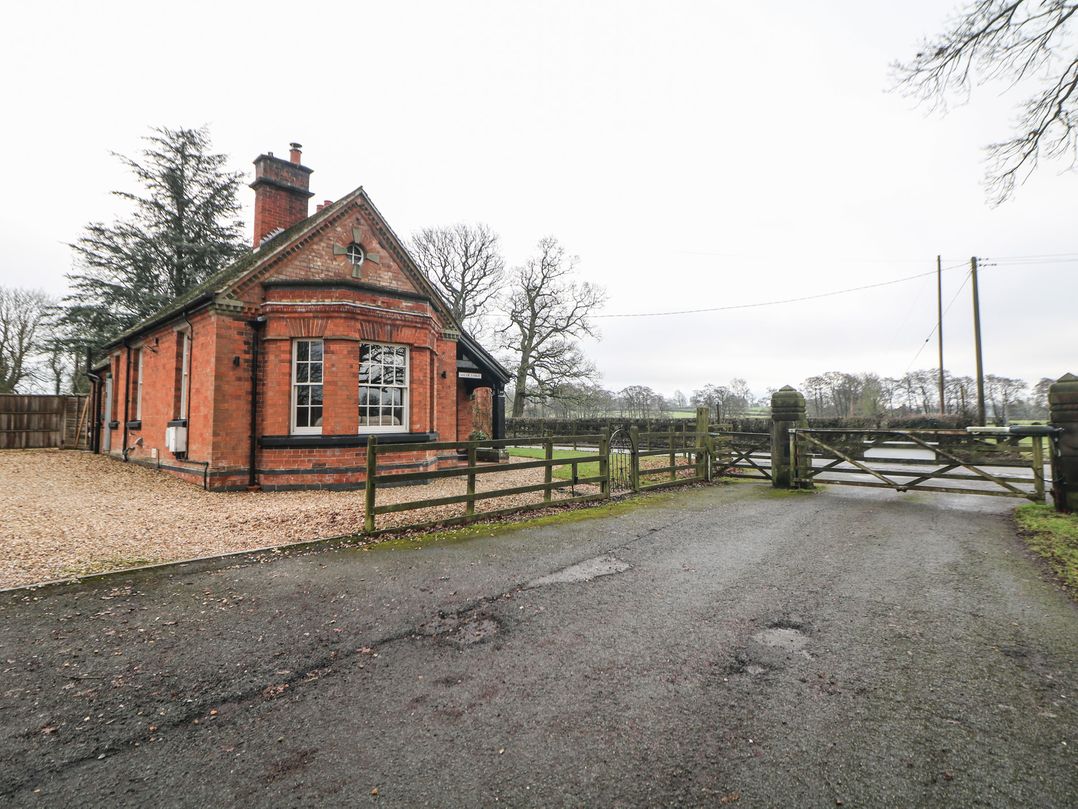 South Lodge - Longford Hall Farm Holiday Cottages