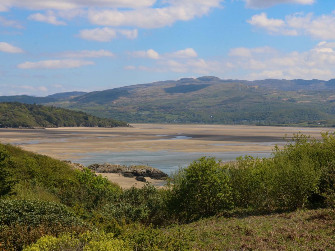 Bryn Y Mor,  Borth Y Gest