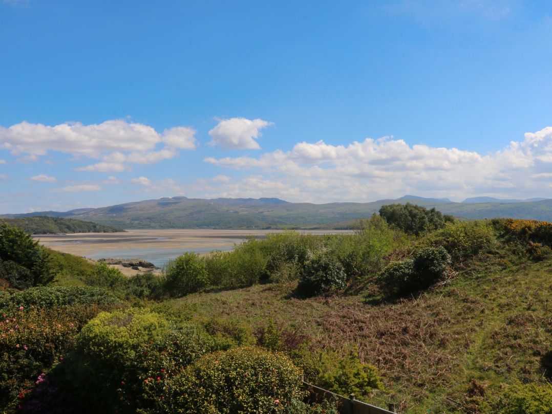 Bryn Y Mor,  Borth Y Gest