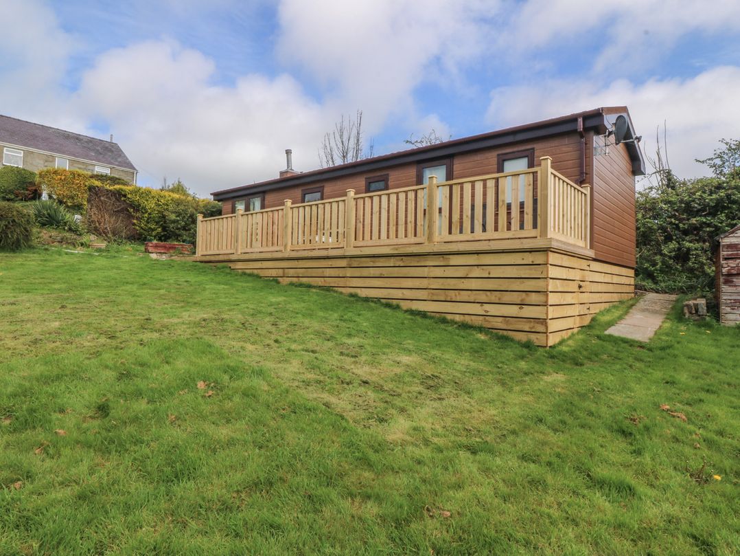 Castell Chalet