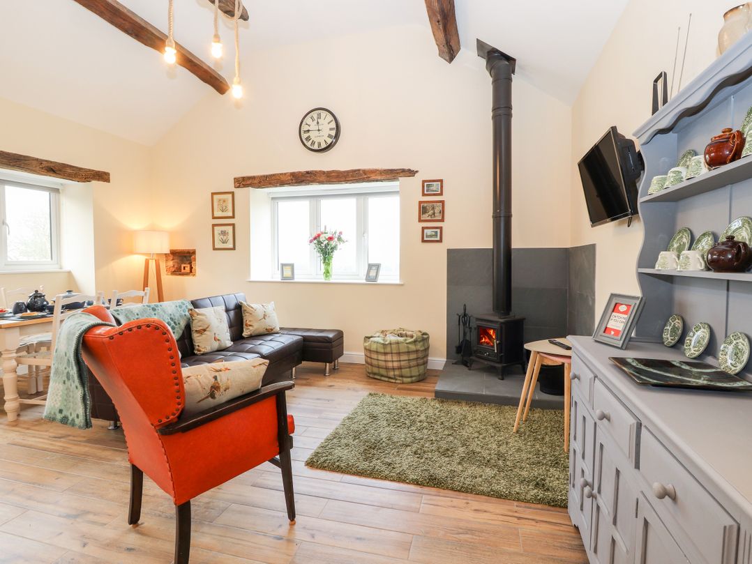 Cut Moch, Plas Moelfre Hall Barns