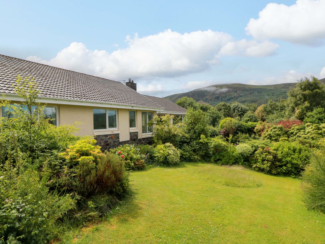 Dog friendly holiday cottage in New Abbey, sleeps 8