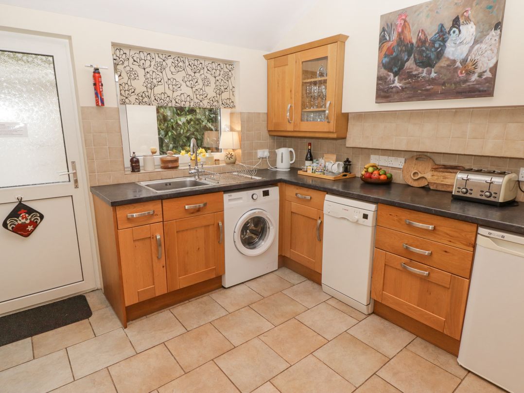 1 Cheriton Row