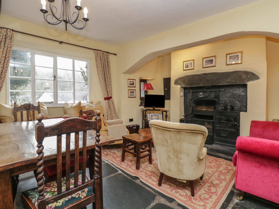 Old Oak Cottage