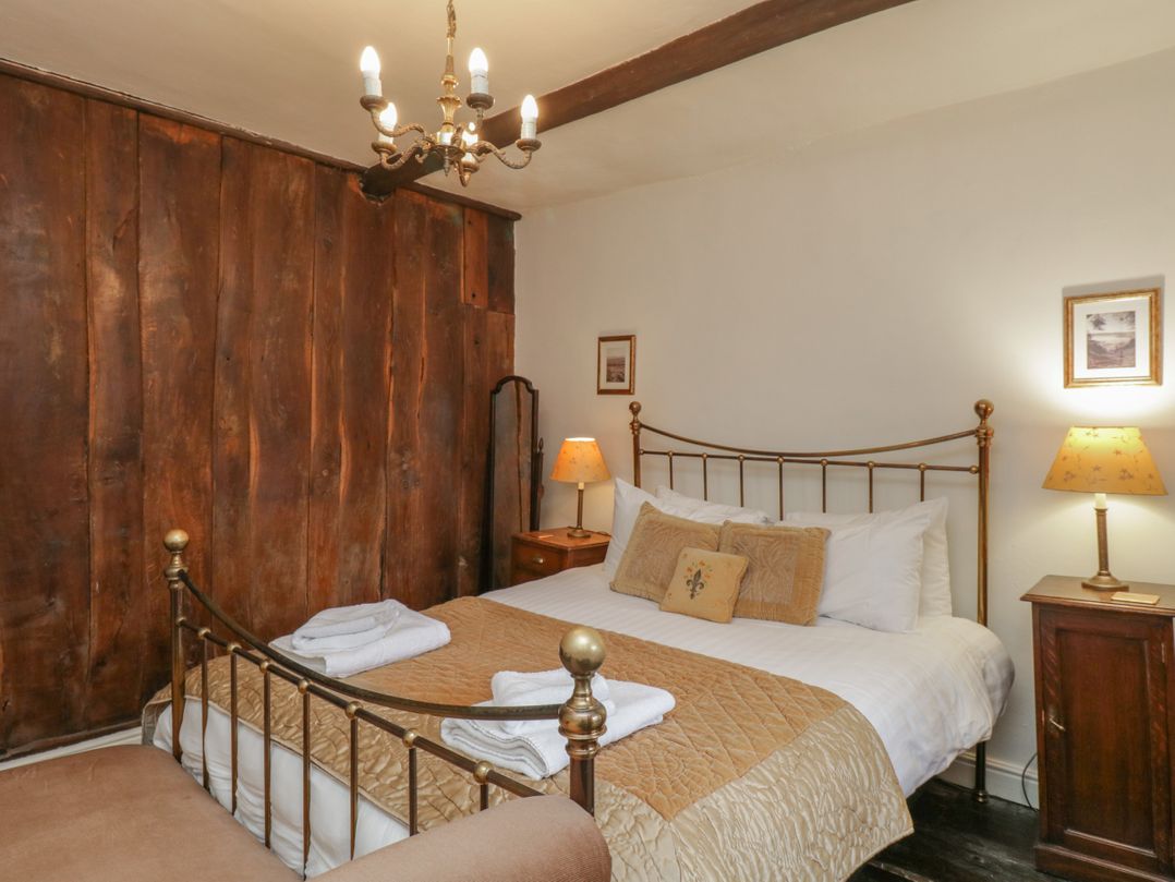 Old Oak Cottage