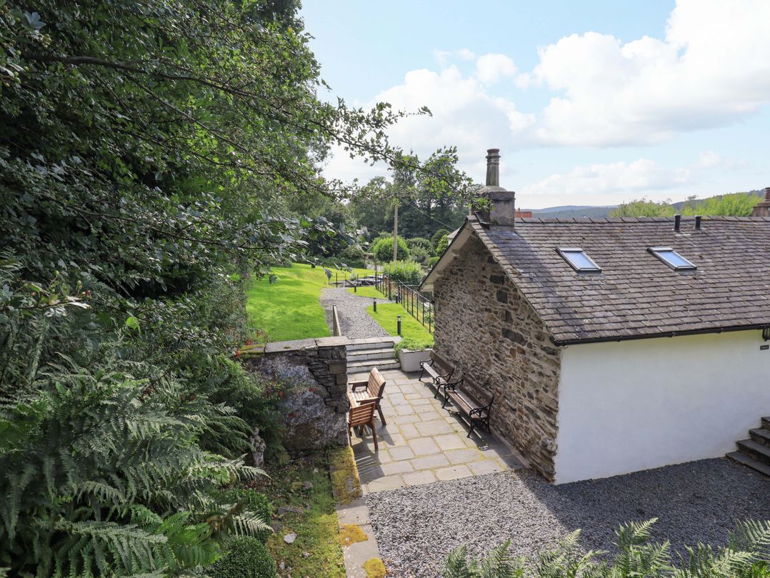 Abbots Reading Mews 1