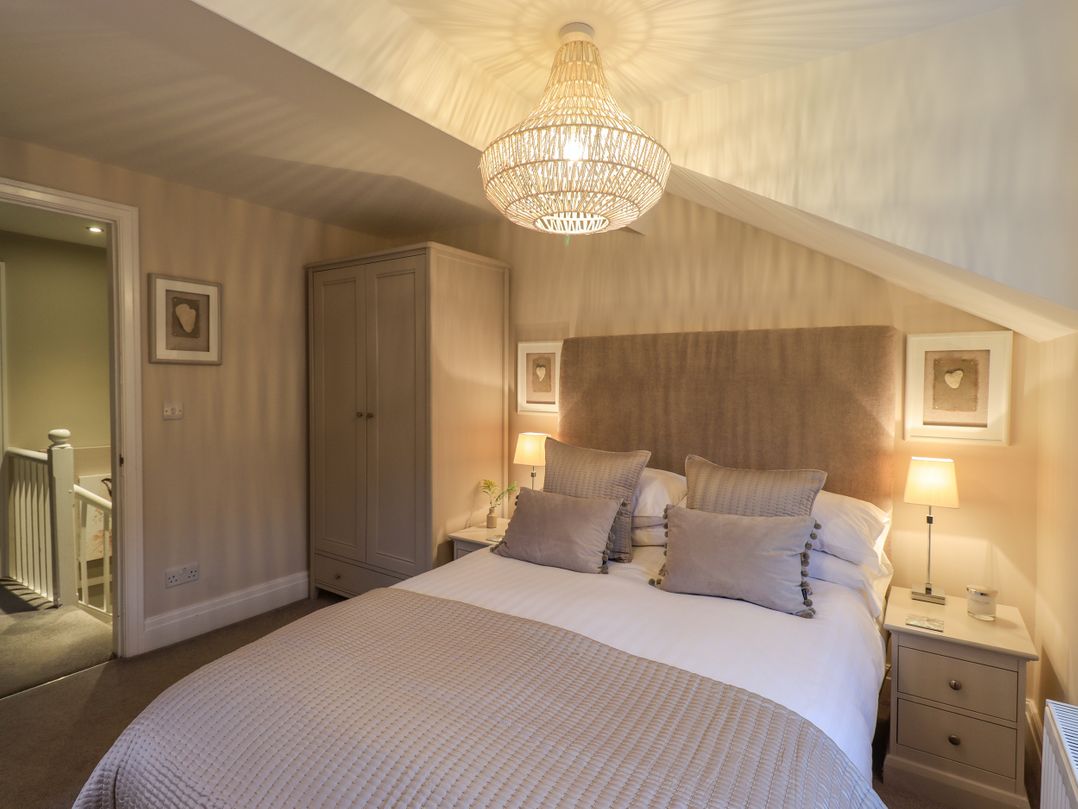 Honeywood House