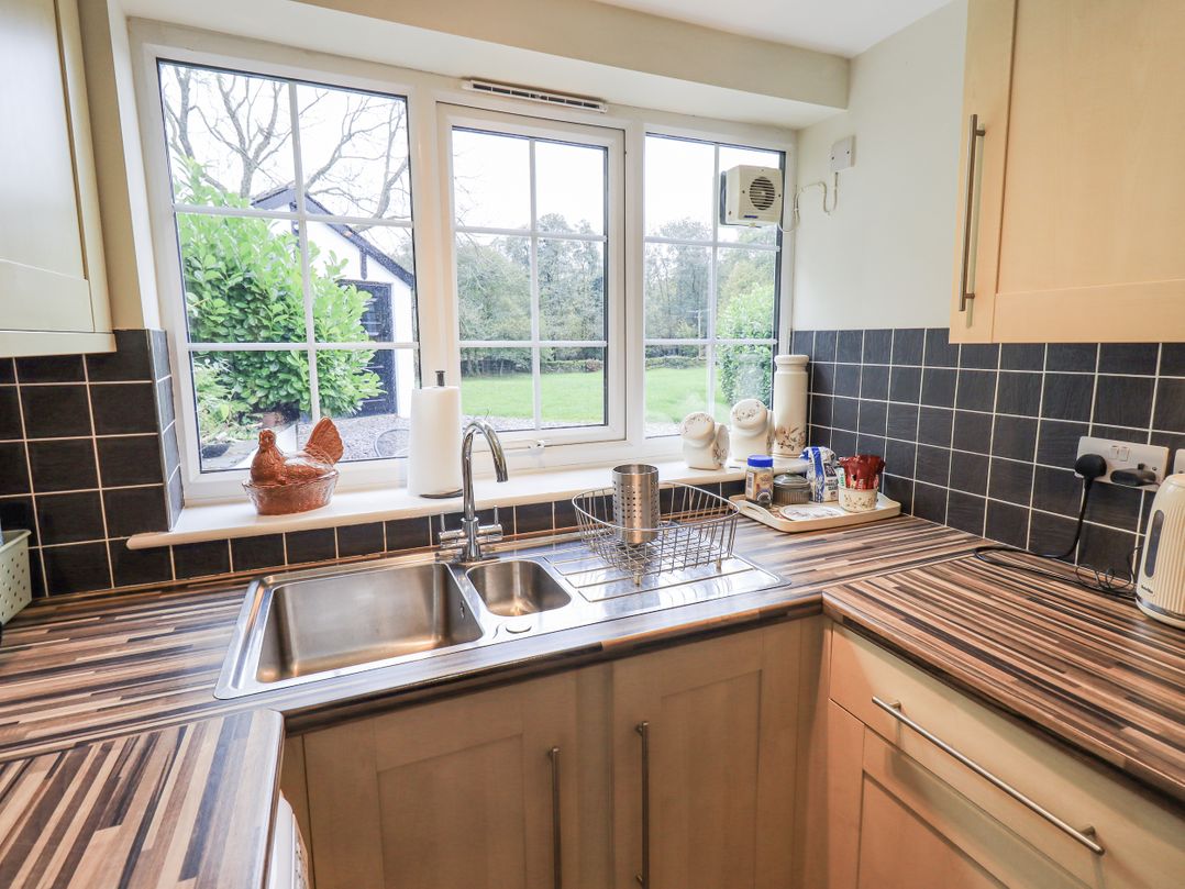 Smithy Cottage at Bowland Bridge