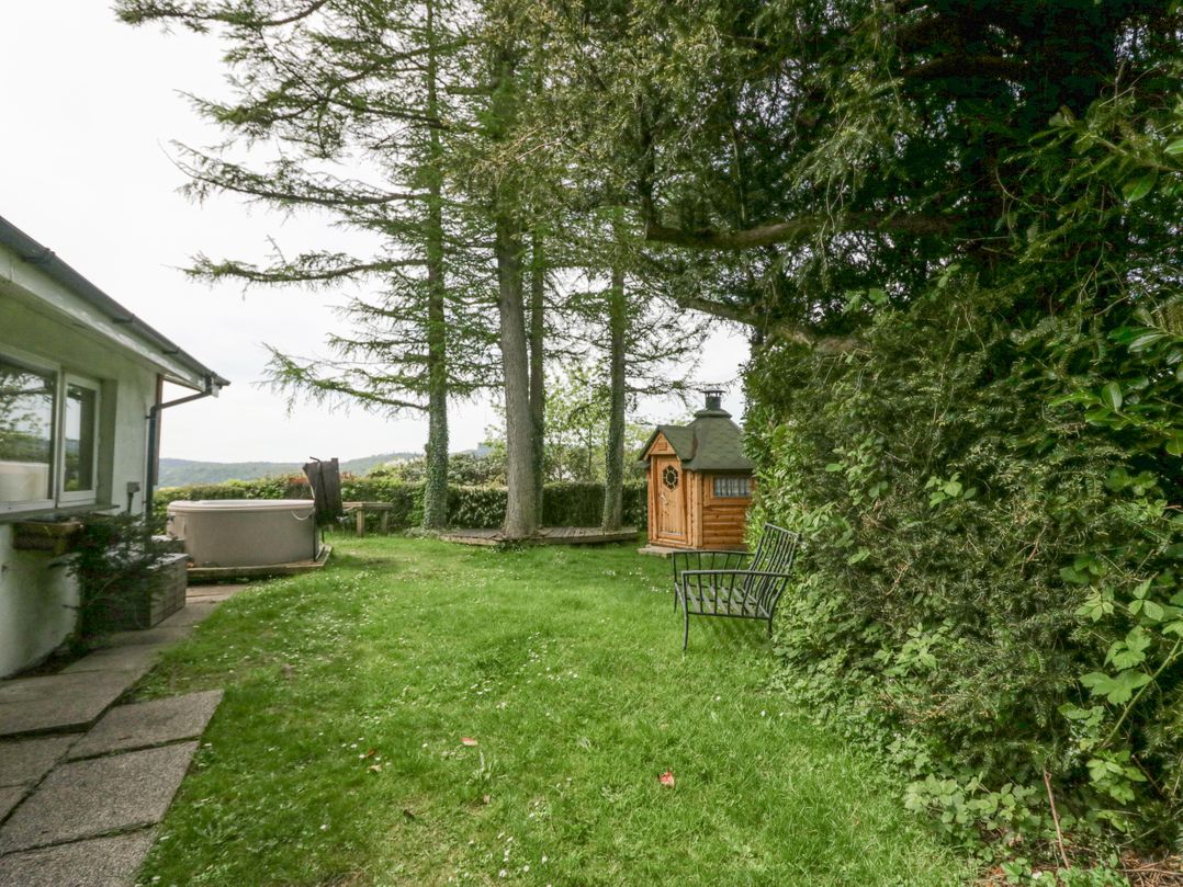 Lake Lodge