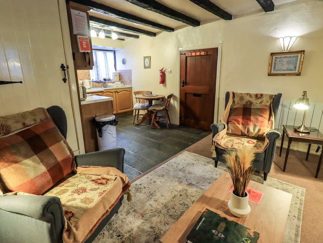 How Head Cottage