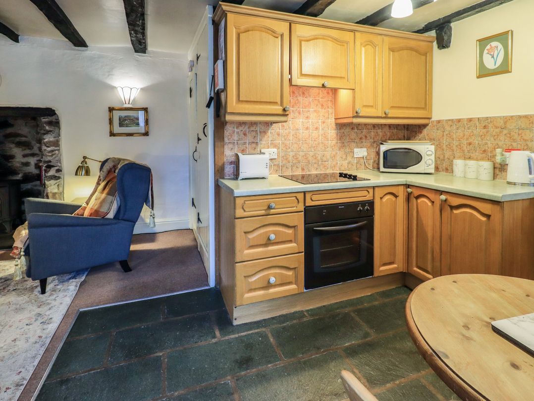 How Head Cottage