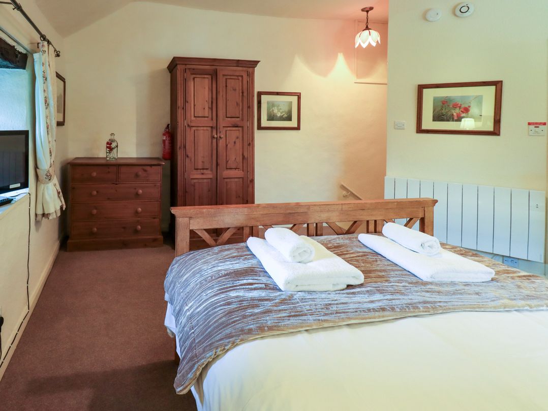 How Head Cottage