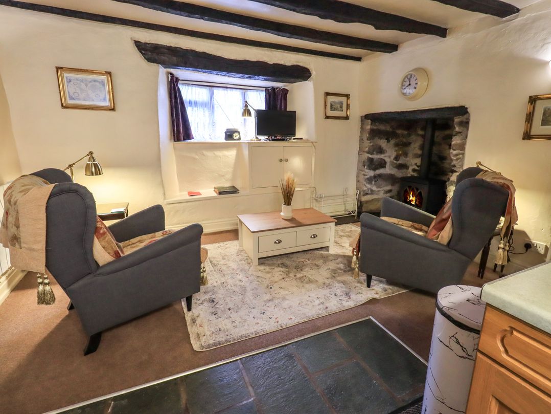 How Head Cottage