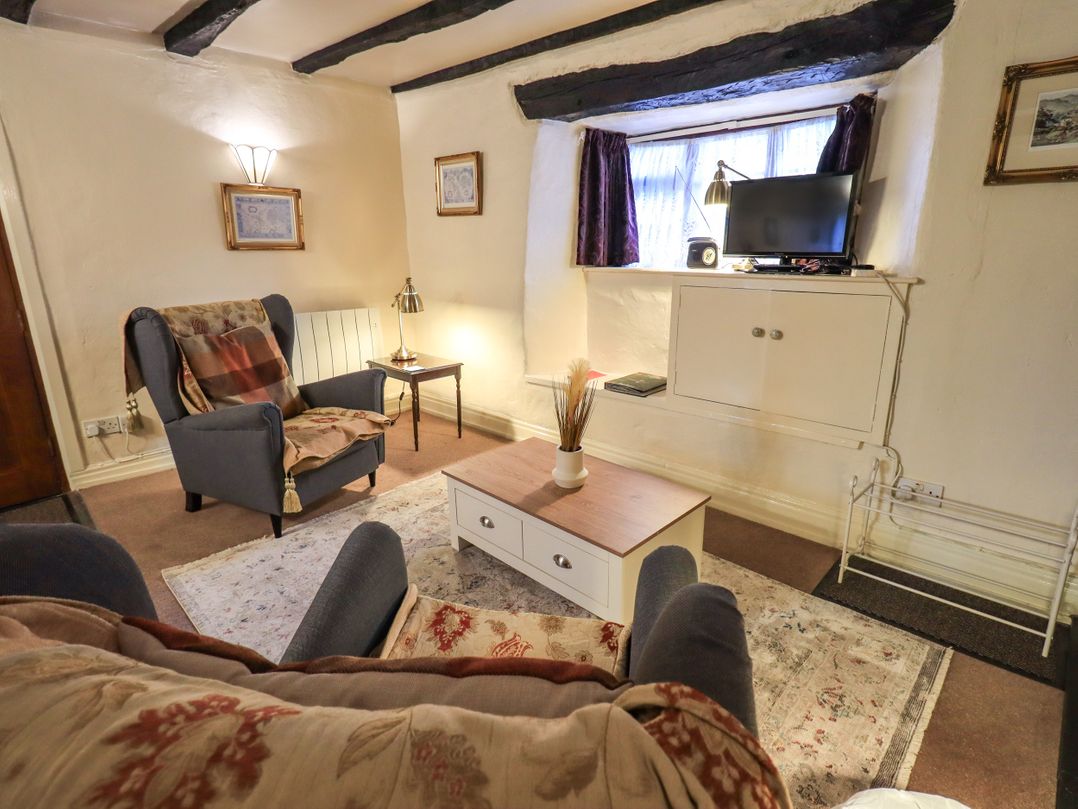 How Head Cottage