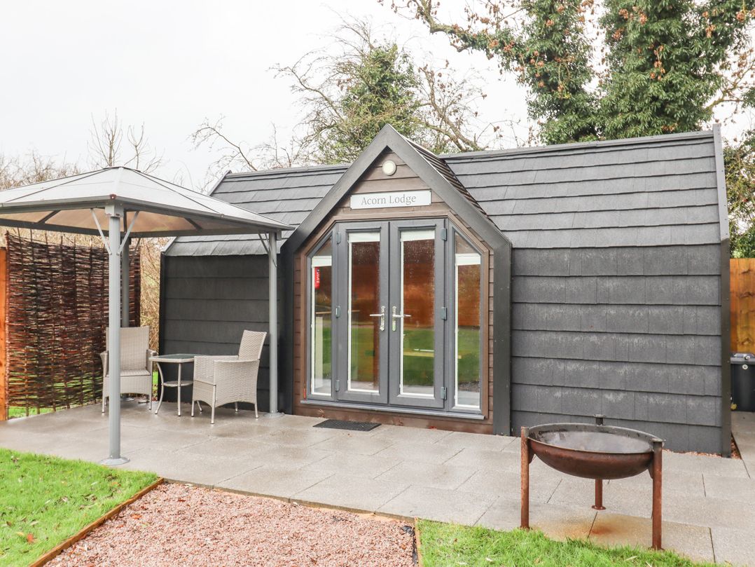 Acorn Lodge At Bridge Lake Farm & Fishery