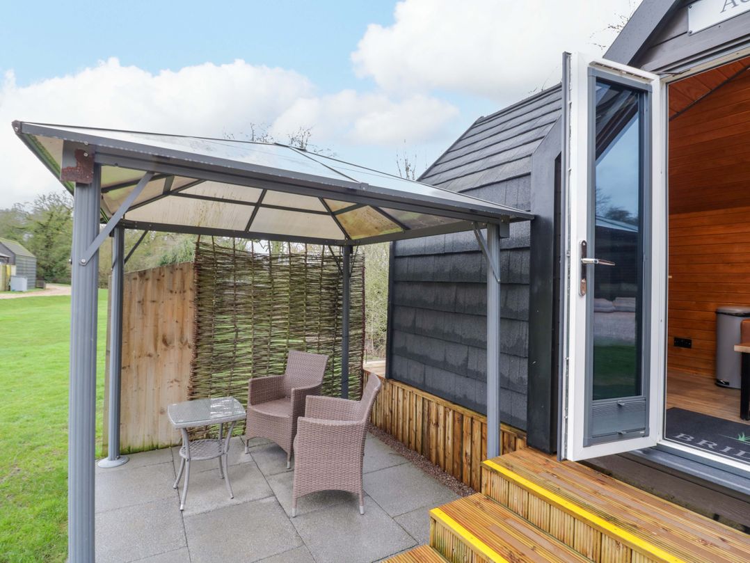 Acorn Lodge At Bridge Lake Farm & Fishery