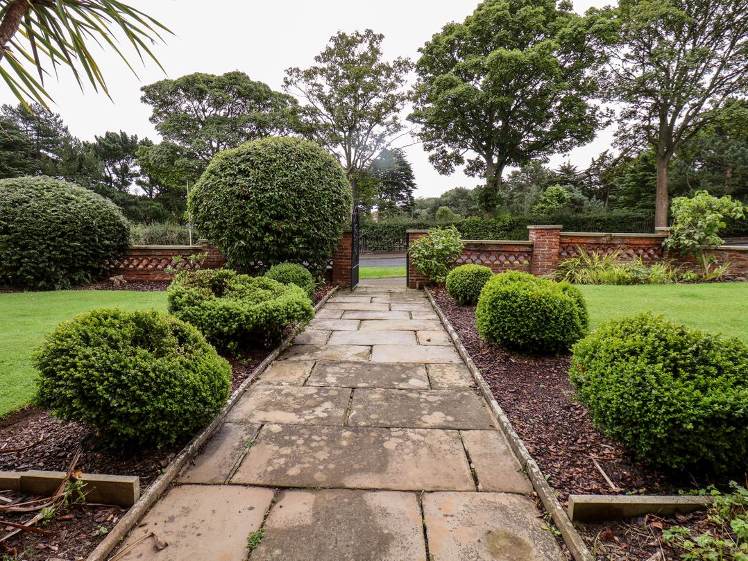 Yardley Manor