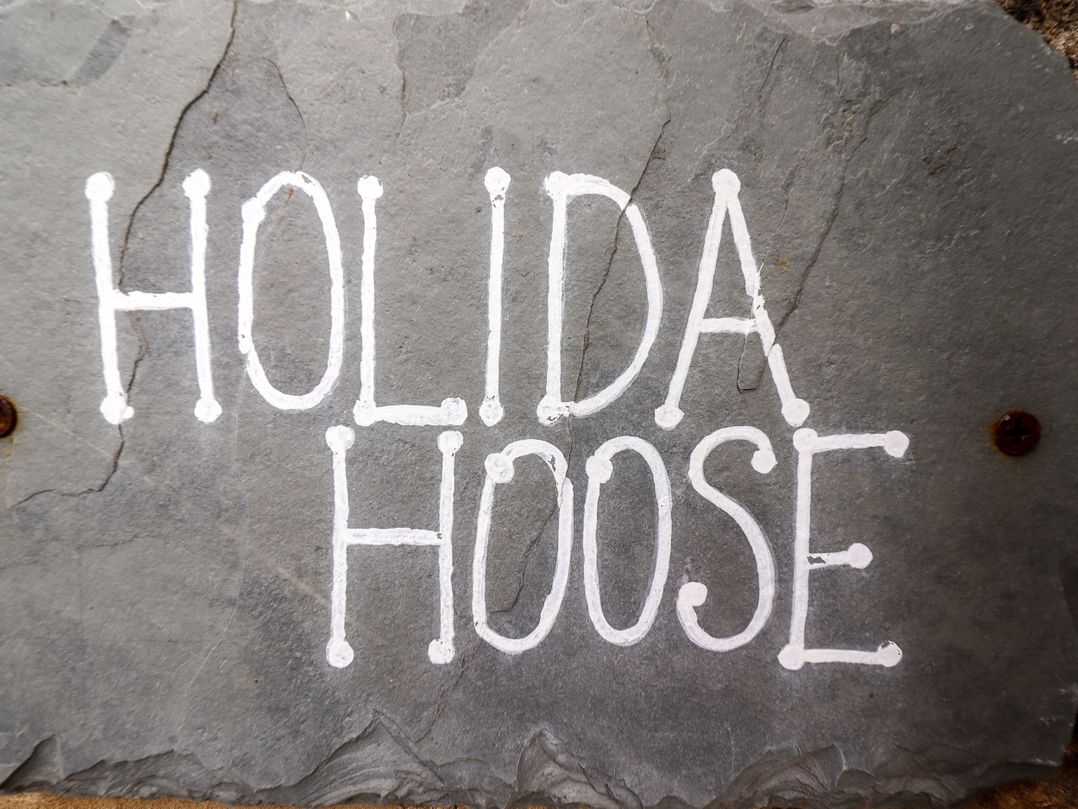 Holida Hoose