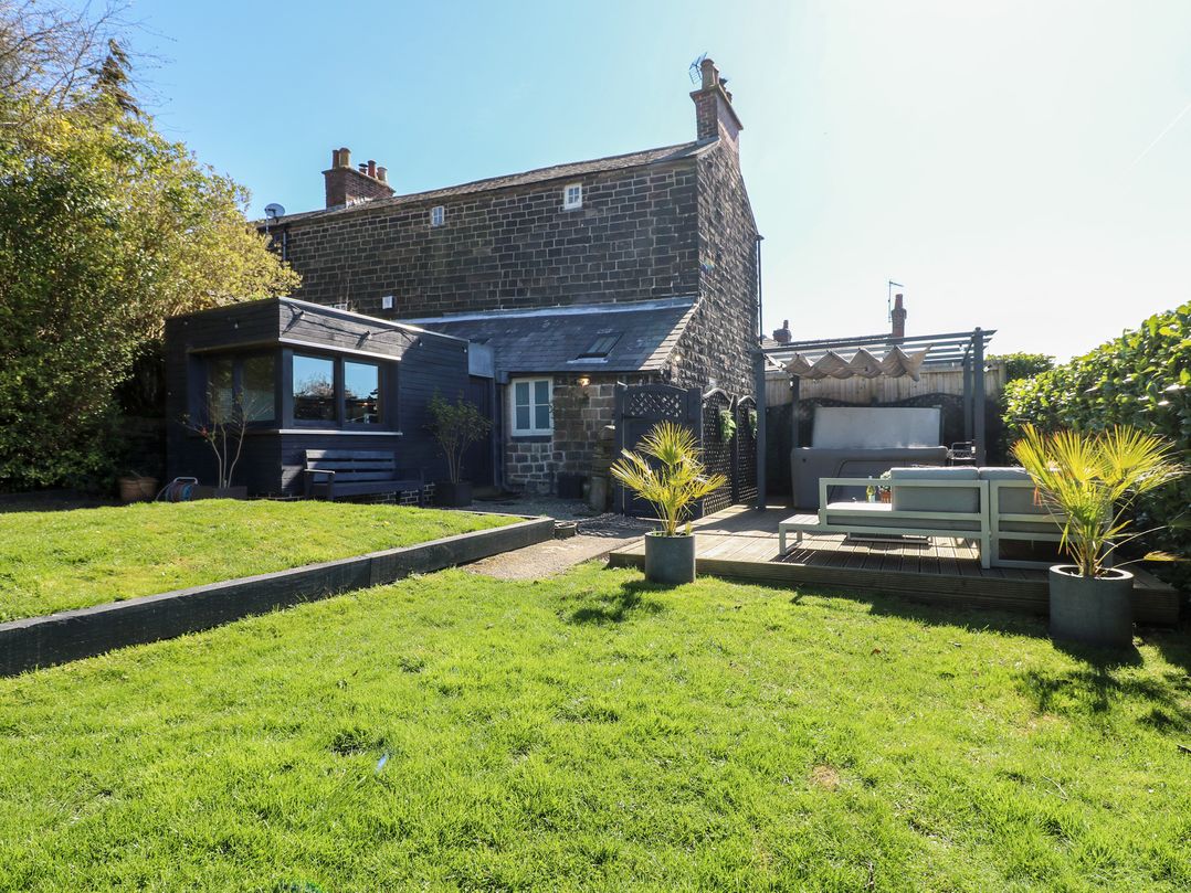 Coupling Cottage