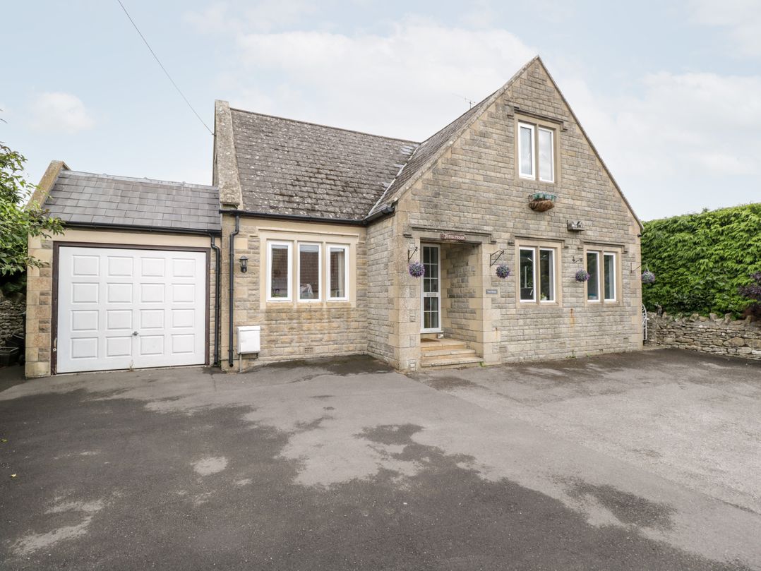 Totts House, Colerne