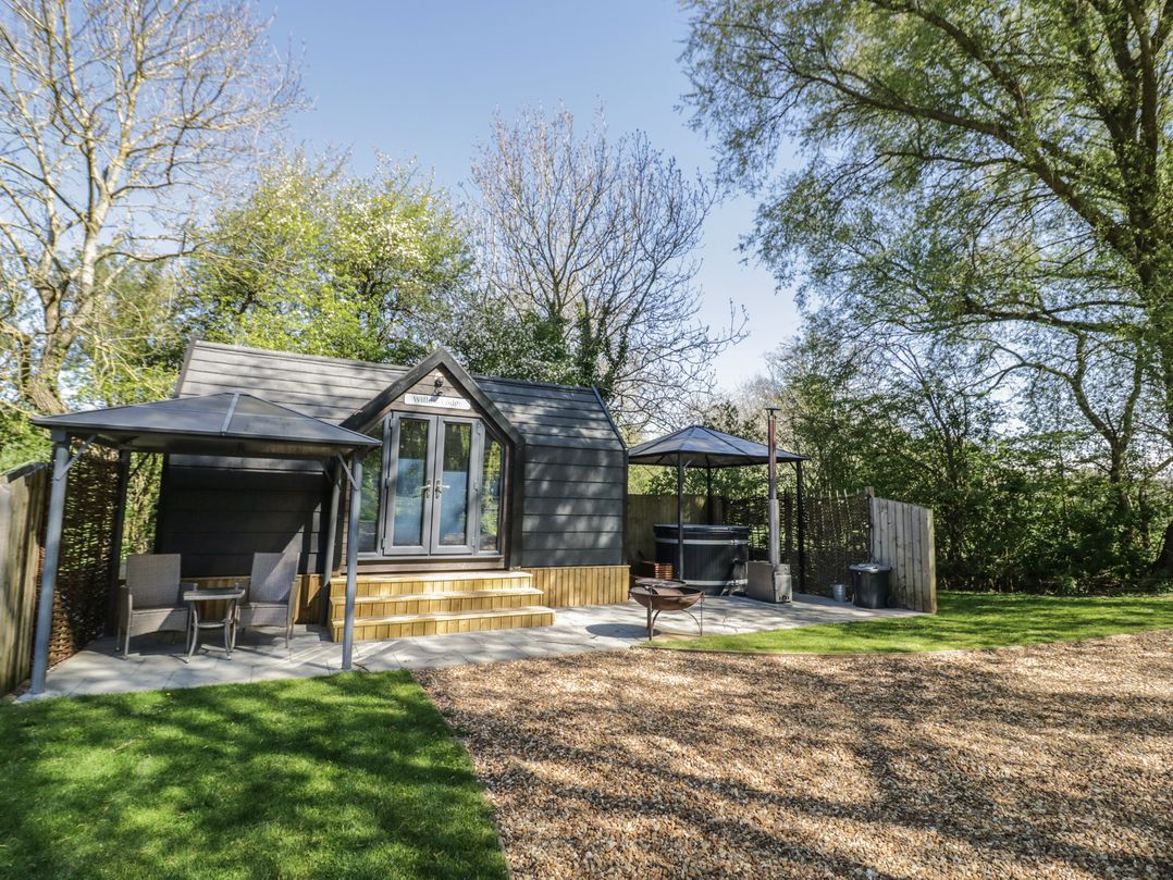 Willow Lodge At Bridge Lake Farm & Fishery