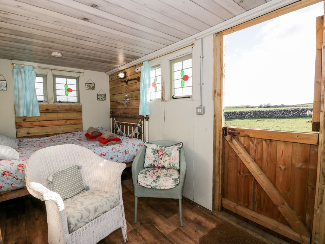 Ketburn Shepherds Hut at Balnab Farm