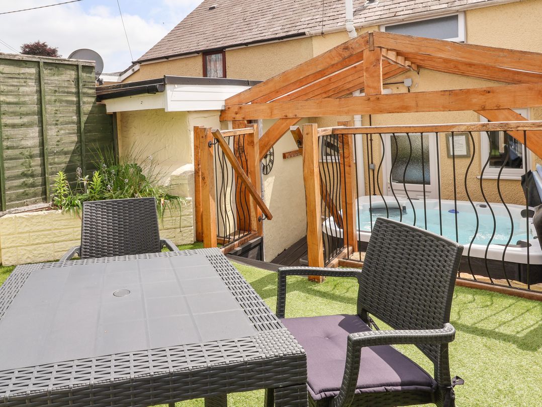 Rhos Street Retreat