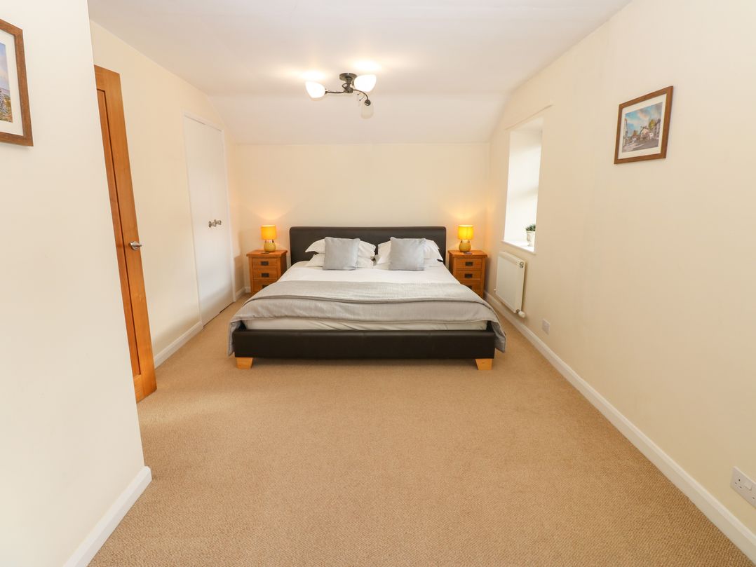 3 Eden Lodge