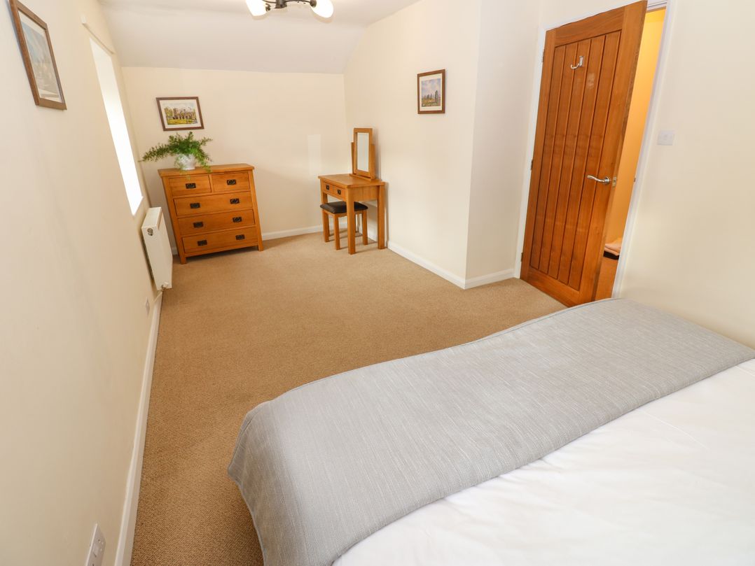 3 Eden Lodge