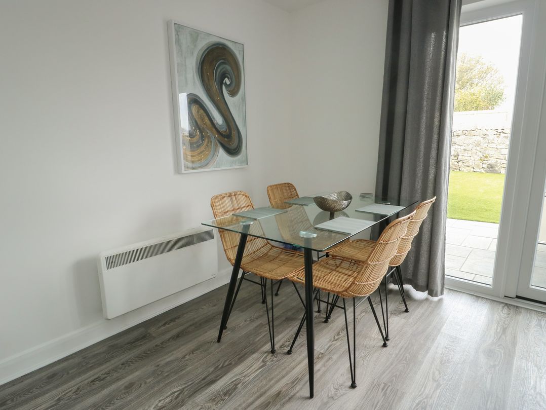 3 Parc Delfryn