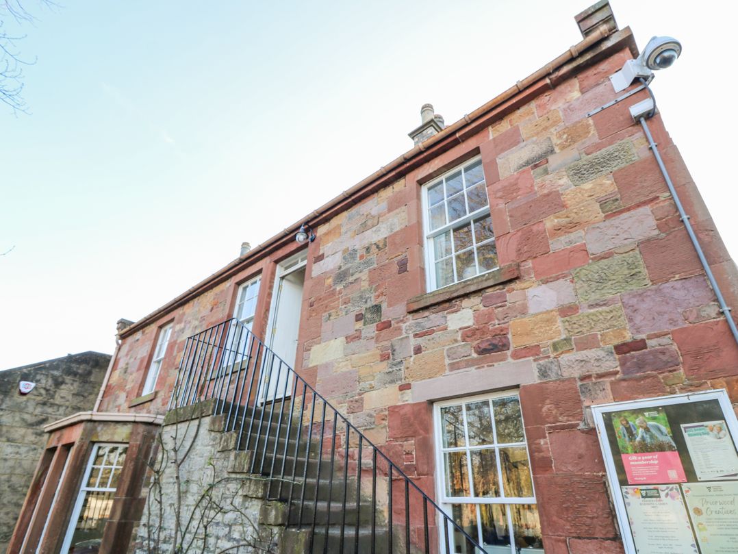 Pear Cottage - Priorwood Garden